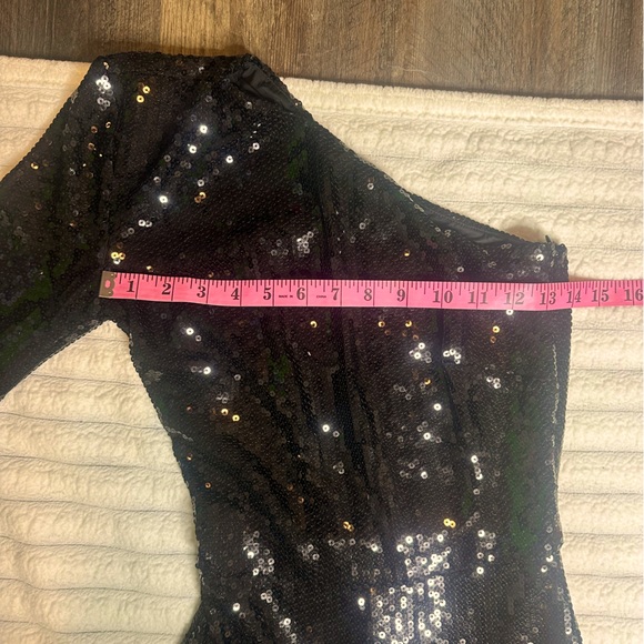 Elegant Black Sequin One-Shoulder Jumpsuit - Picture 8 of 8